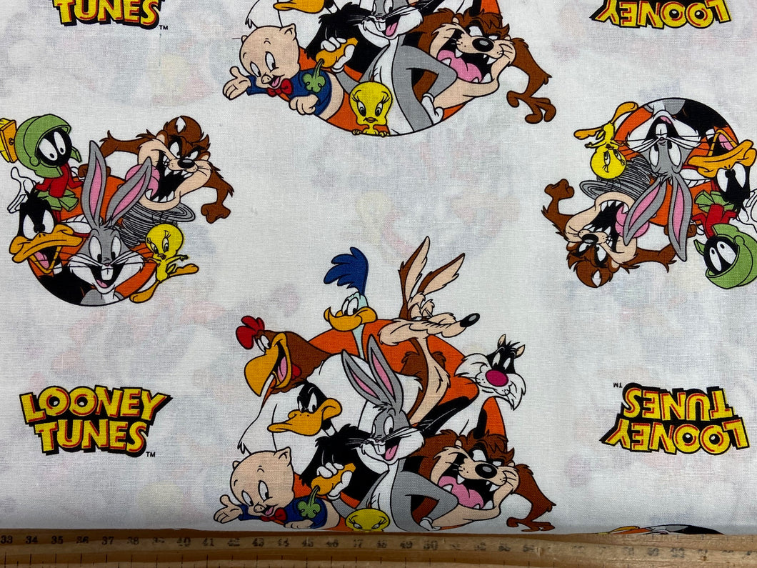 looney tunes tazmanian delivery daffy duck tweety pie porkie pig wylecoyote white cotton fabric shack malmesbury