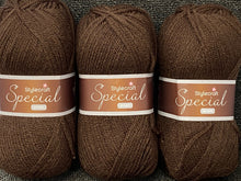 stylecraft aran knit wool yarn crochet fabric shack dark brown 1004