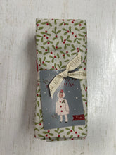 tilda merry little christmas flower floral charm pack fat quarter cotton fabric shack malmesbury holly mistletoe cream