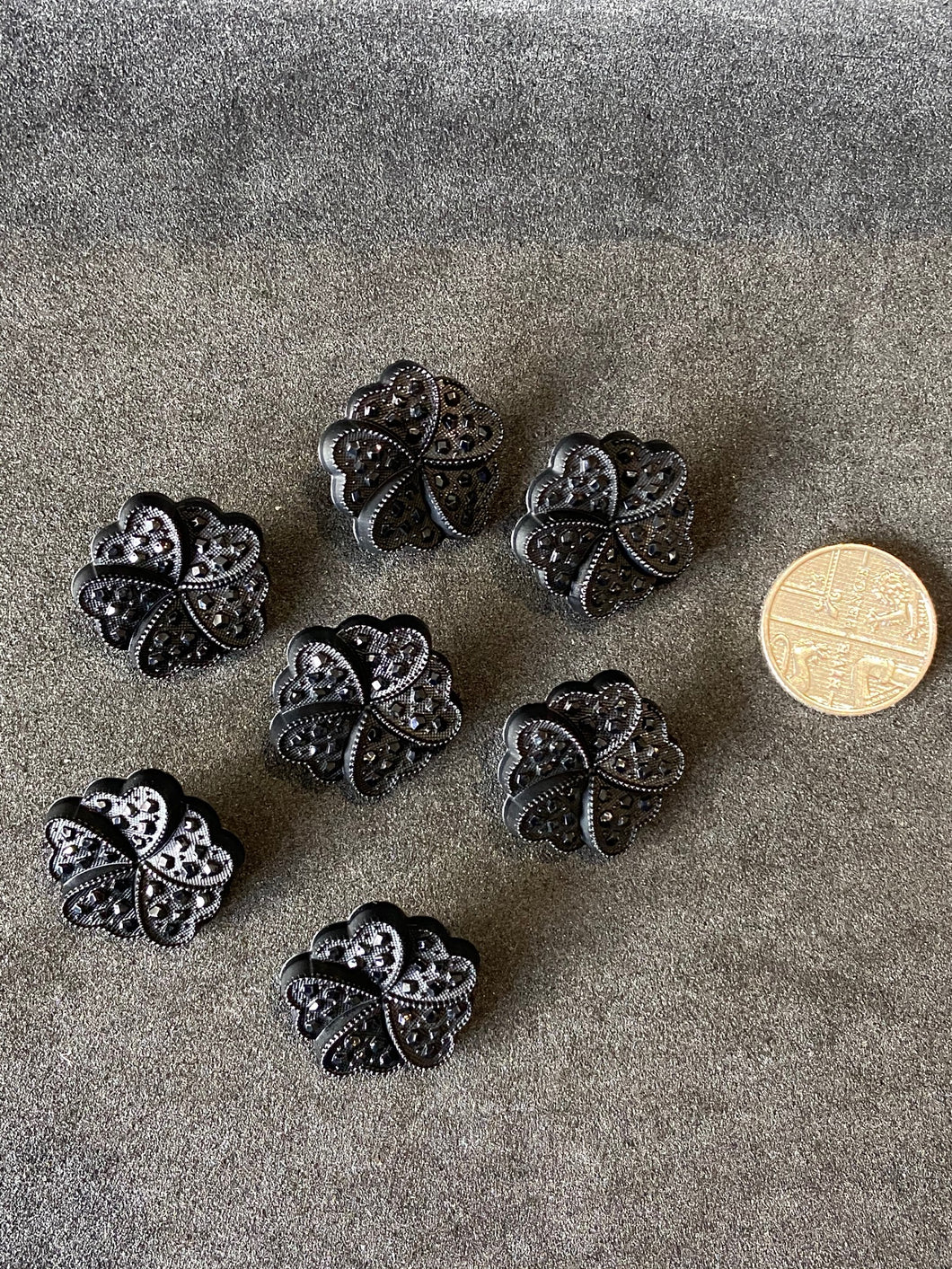 fabric shack haberdashery sewing dressmaking buttons black faceted sparkly hearts 19mm