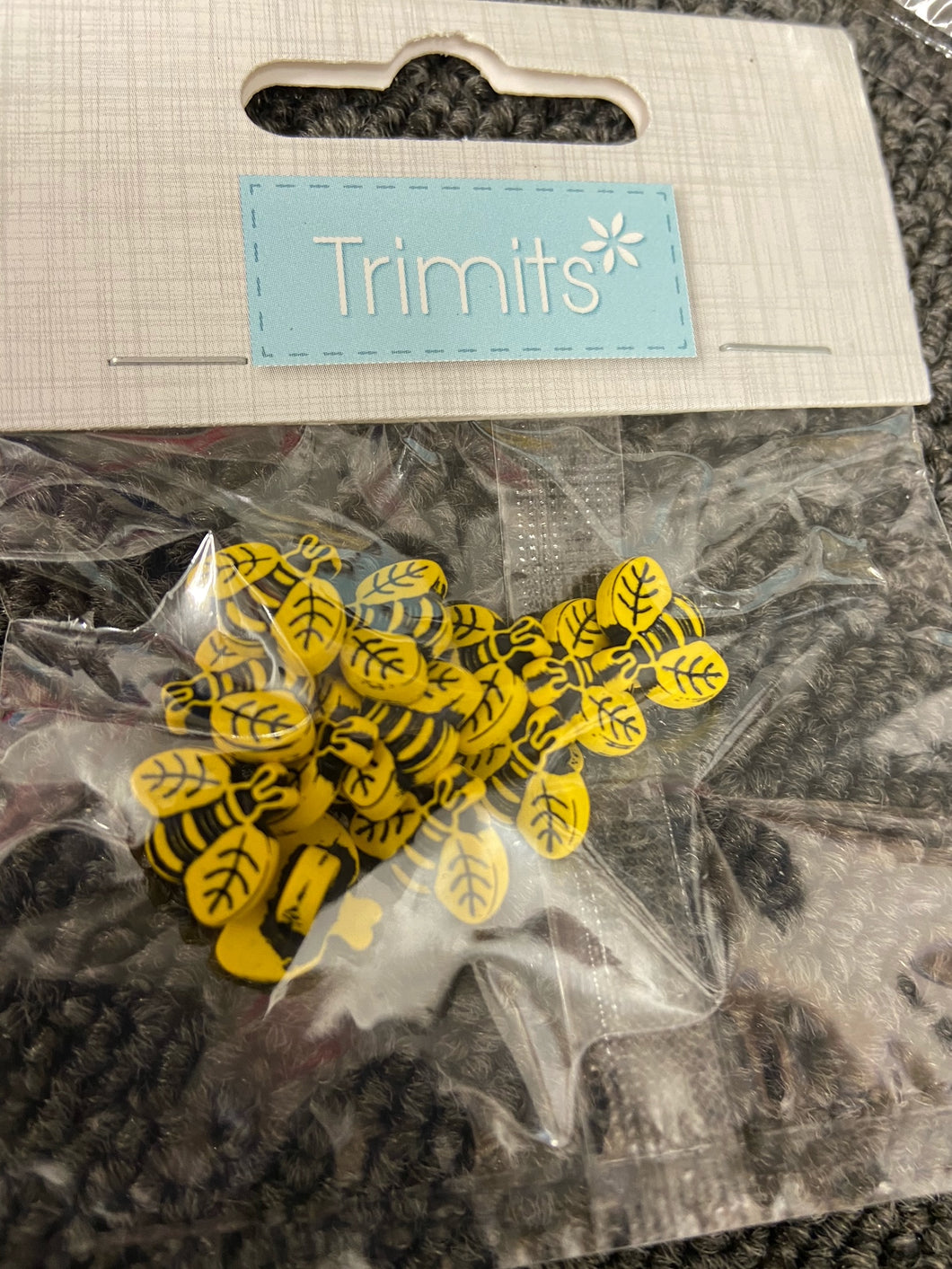 fabric shack haberdashery sewing dressmaking buttons shank bumble bee pack