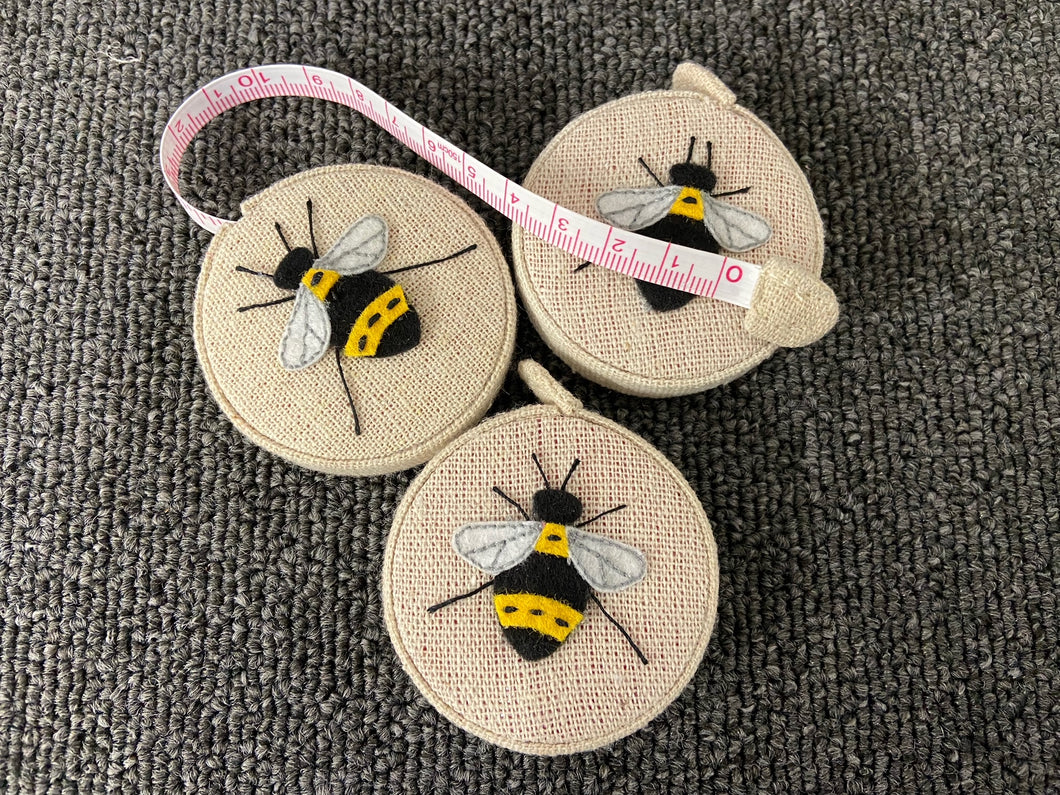 hobbgift applique bee tape metric imperial measure gift present fabric shack malmesbury TK23 347