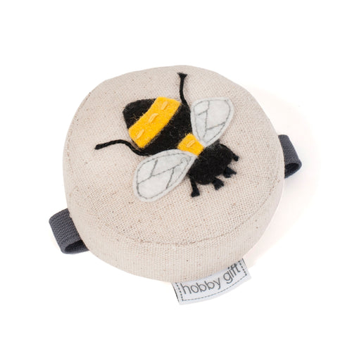 bee wrist pin cushion applique fabric shack malmesbury PCW_347