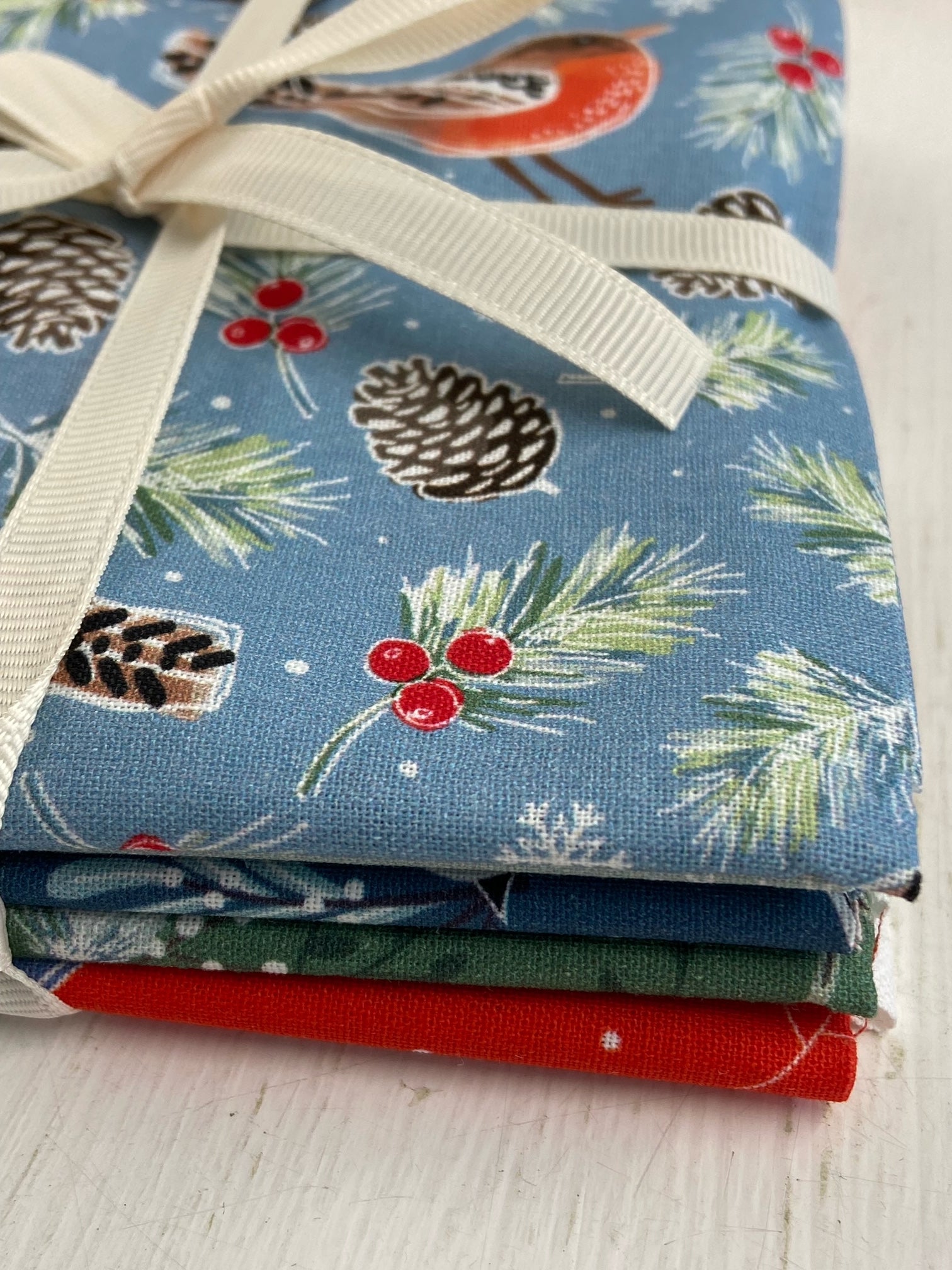 CCC Christmas Birds 5 Fat Quarter Bundle Cotton Fabric Pack Various De