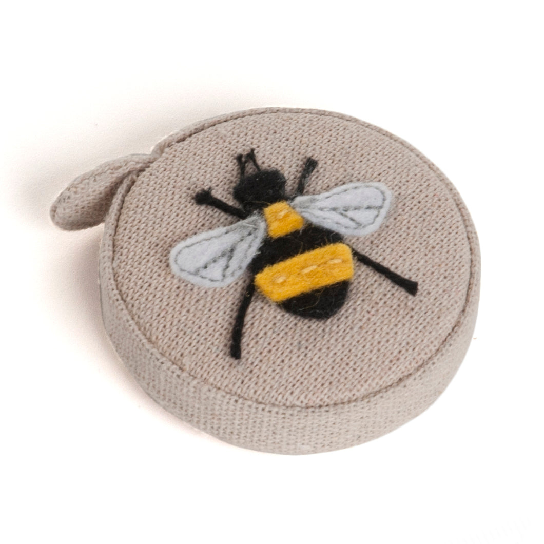 hobby gift applique bumble bee tape measure imperial metric retractable fabric shack malmesbury TK23_347