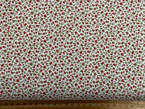 liberty heirloom 4 ditsy flower floral little buds ditsy flowers cream cotton fabric shack malmesbury