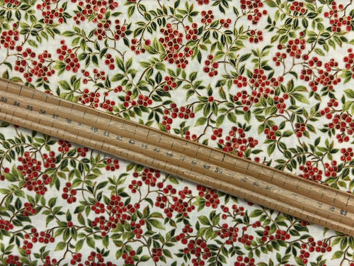 moda merry manor christmas metallic holly red cotton fabric shack malmesbury