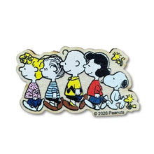 The Crafty Kit Co Schultz Peanuts Snoopy's Gang Wooden Magnetic Needle Minder