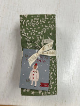 tilda merry little christmas flower floral charm pack fat quarter cotton fabric shack malmesbury holly mistletoe green