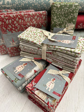 tilda merry little christmas flower floral charm pack fat quarter cotton fabric shack malmesbury holly mistletoe red green blue 3