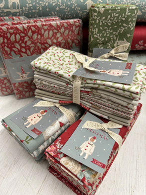 tilda merry little christmas flower floral charm pack fat quarter cotton fabric shack malmesbury holly mistletoe red green blue 3