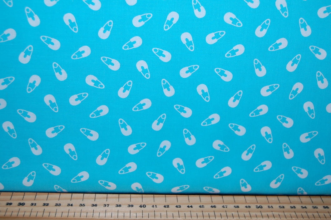 Fabric Shack Sewing Quilting Sew Fat Quarter Cotton Quilt Patchwork Dressmaking Barbara Jones Quiltsoup Henry Glass Cutie Tootie Children Nursery Baby Babies Prams Stroller Nappy Pins Kids Girl Boy Sho (3)