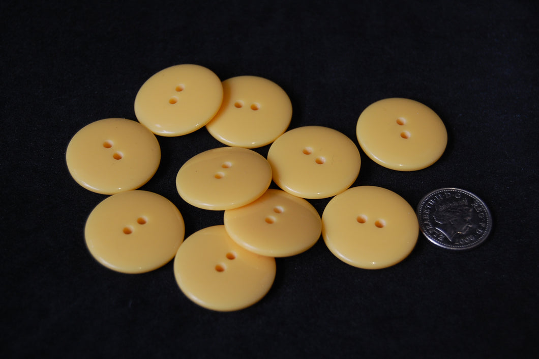 Fabric Shack Sewing Quilting Sew Fat Quarter Cotton Quilt Patchwork Dressmaking Buttons 22mm Plain Yellow