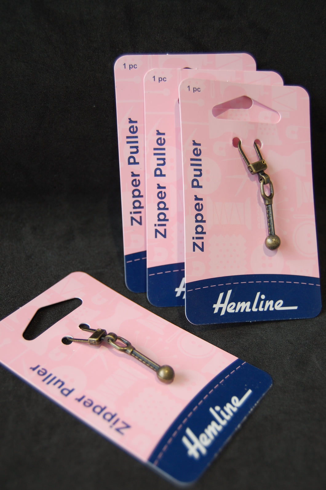 Fabric Shack Sewing Quilting Sew Fat Quarter Cotton Quilt Patchwork Dressmaking Hemline Zipper Zip Pull Tag Bronze