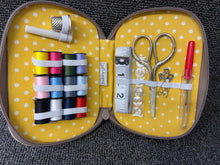 applique bee filled zipped sewing kit tk05a347