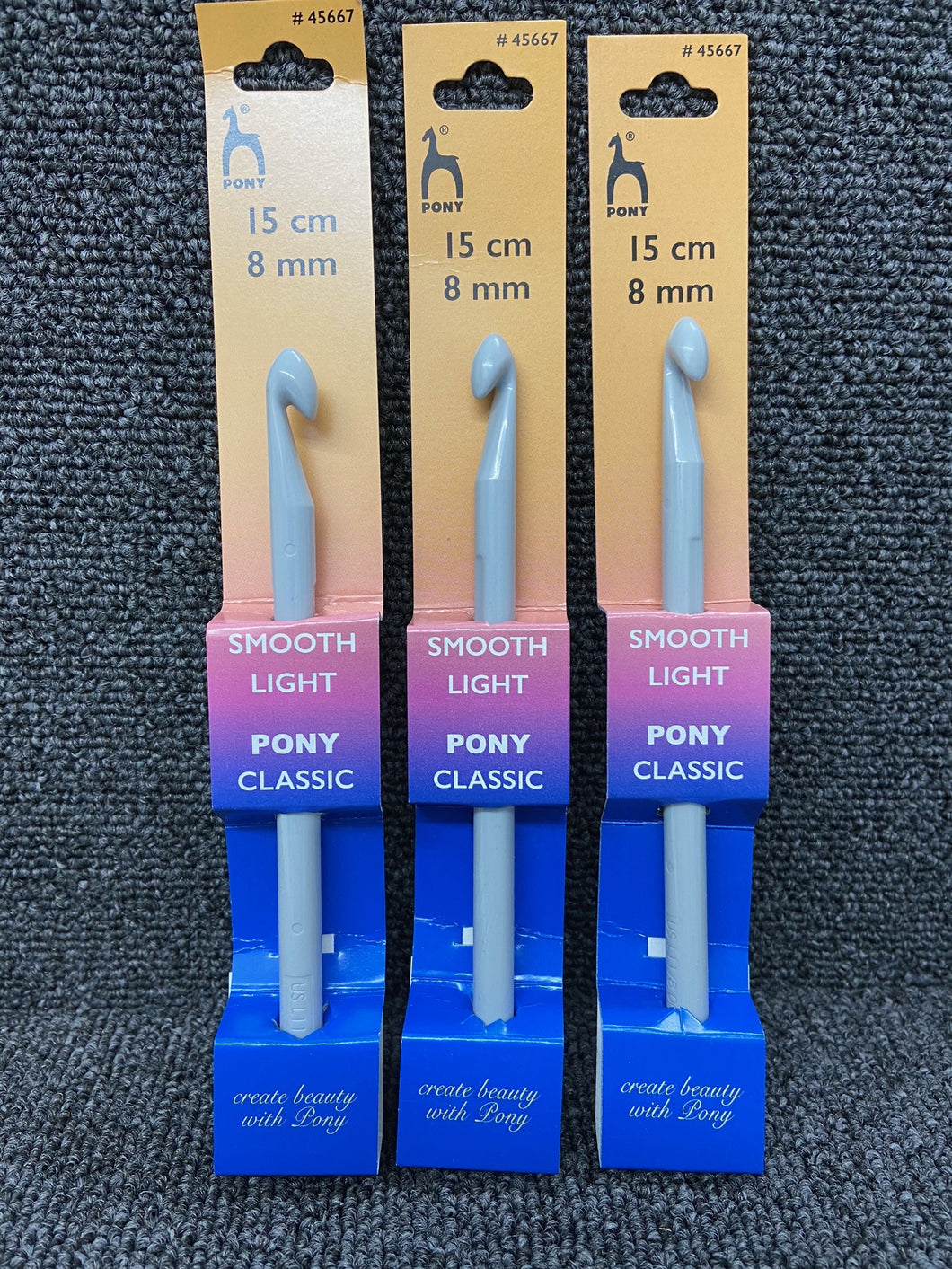 Pony 8mm plastic crochet hook (45667)