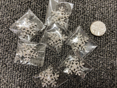 fabric shack haberdashery sewing dressmaking buttons shank Diamonte christmas snowflake Button 21mm silver
