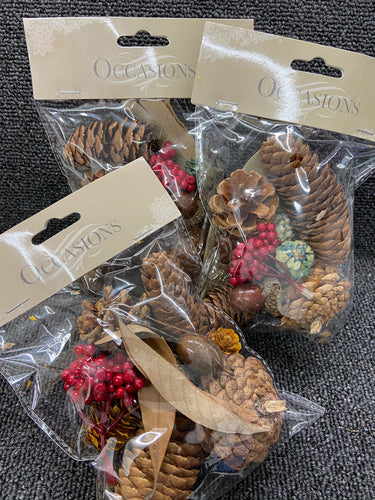 fabric shack sewing quilting sew fat quarter cotton patchwork occasions christmas crafts natural acorn mix bag berries pine cone 45g