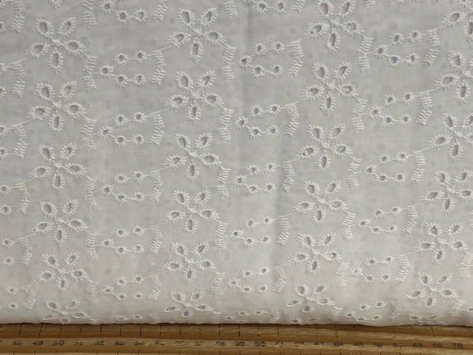 john louden embroidery embroidered cotton lawn hibicus 8434 white scalloped edge broderie anglaise fabric shack malmesbury