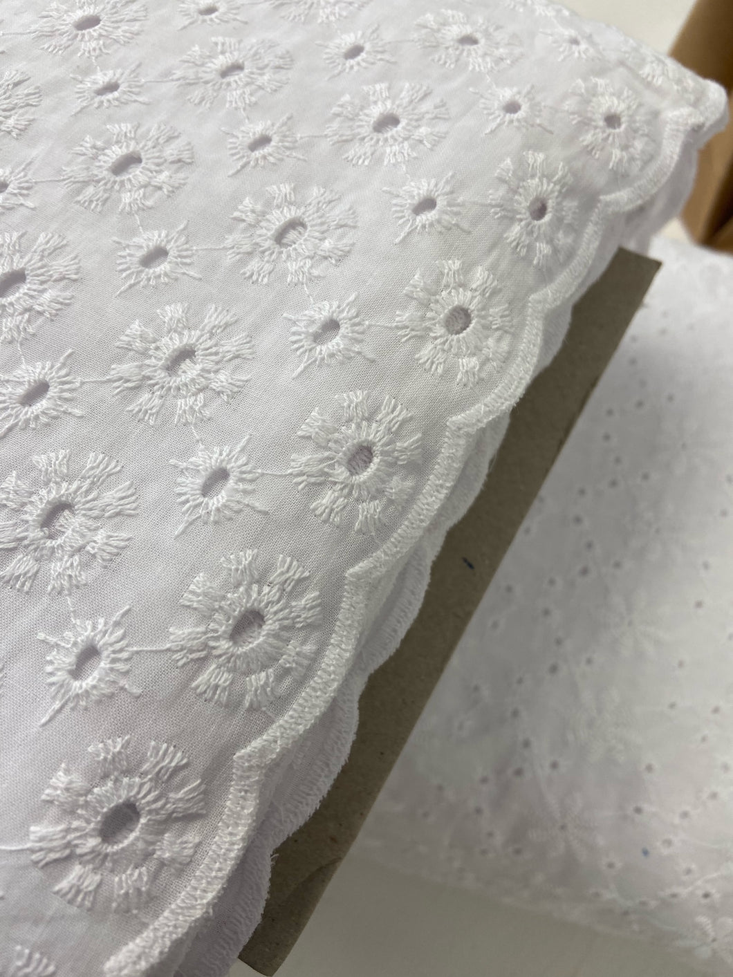Embroidered Hibiscus White Cotton Lawn Fabric with Scalloped Edge 8434 –  Fabric Shack Malmesbury