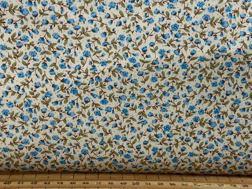 rose and & hubble ditsy flower floral light blue vintage fabric shack sewing quilting sew fat quarter cotton patchwork quilt